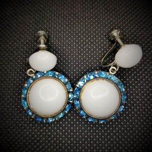 Vintage White and Blue Screw Back Earrings - Clip